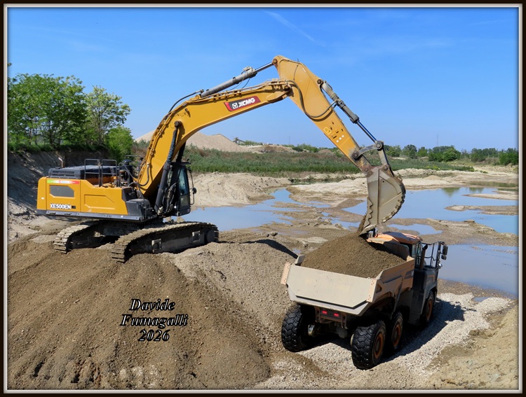 XCMG XE500 PeSo (4).jpg
