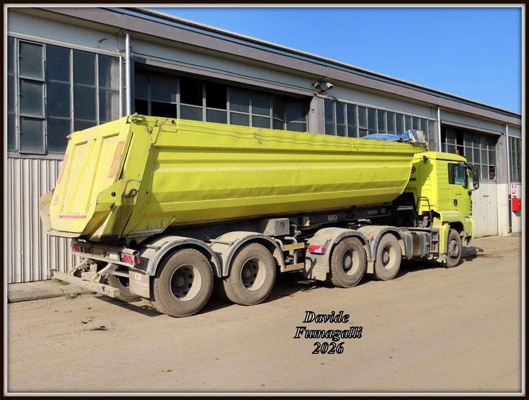 MAN TG-S 33.480 Manara 002.jpg