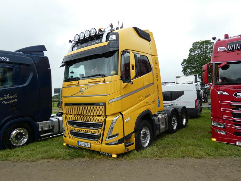 New Volvo FH 500 H&ouml;llscher Wasserbau 31 (Copy).jpg