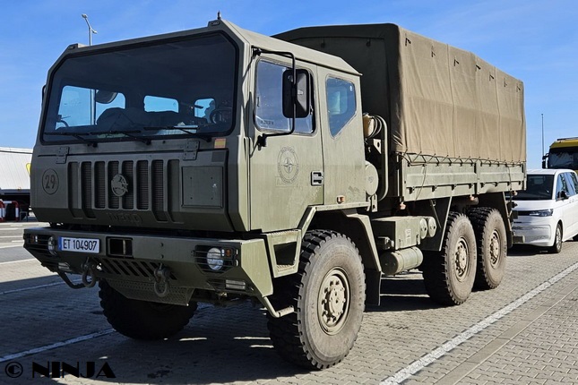 Iveco_Pegaso_M250.37WM_6x6_01.jpeg