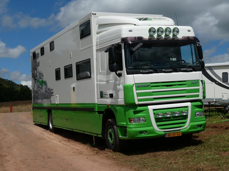 DAF XF 105.460 Renntransporter 8 (Copy).jpg