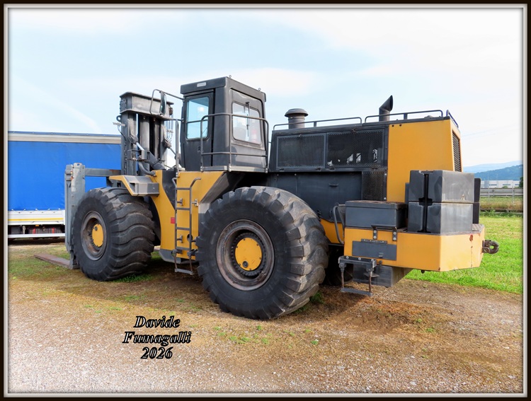 Caterpillar 988B RTCH 001.jpg