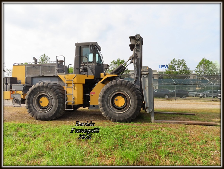 Caterpillar 988B RTCH 003.jpg
