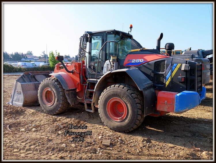 Hitachi ZW250 MTP 002.jpg