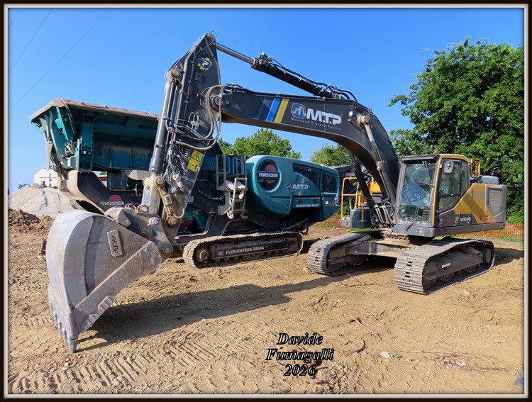 Volvo EC300E MTP 001.jpg