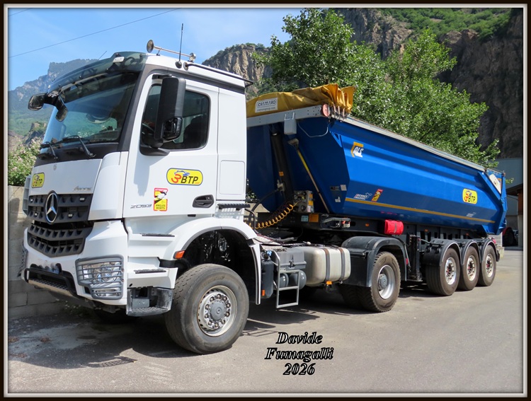 Mercedes-Benz Arocs 2053 3BTP.jpg