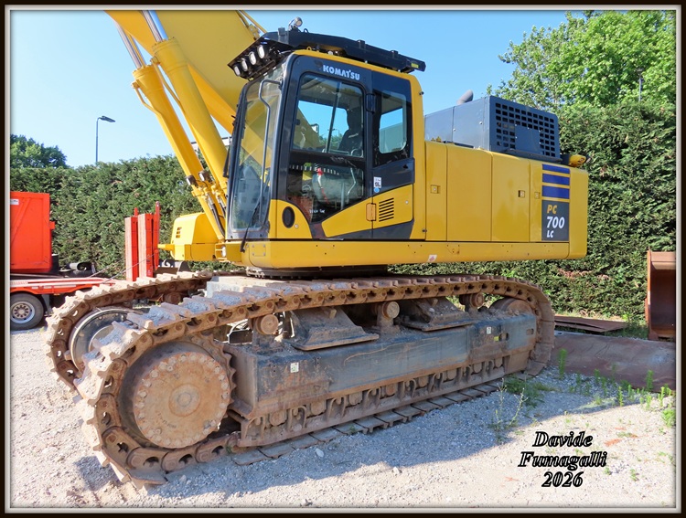Komatsu PC700 Santambrogio 002.jpg
