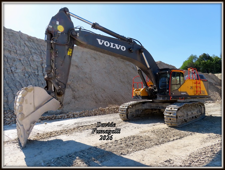 Volvo EC750E Italcave 004.jpg