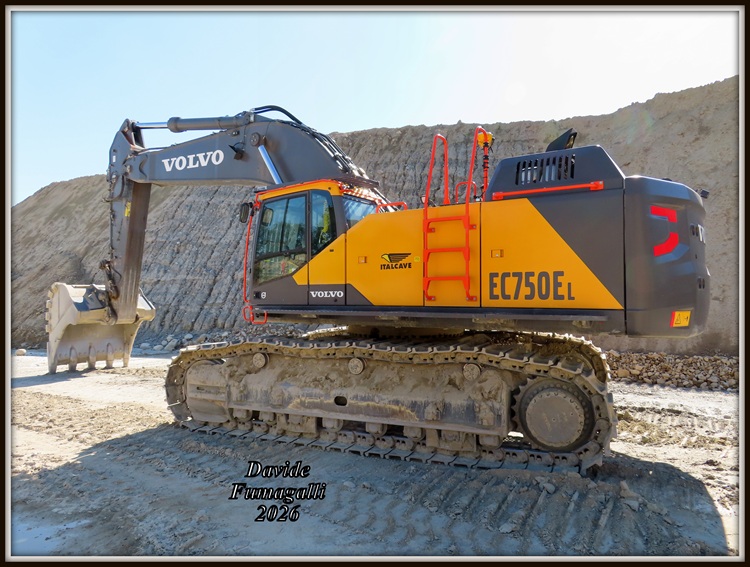 Volvo EC750E Italcave 008.jpg