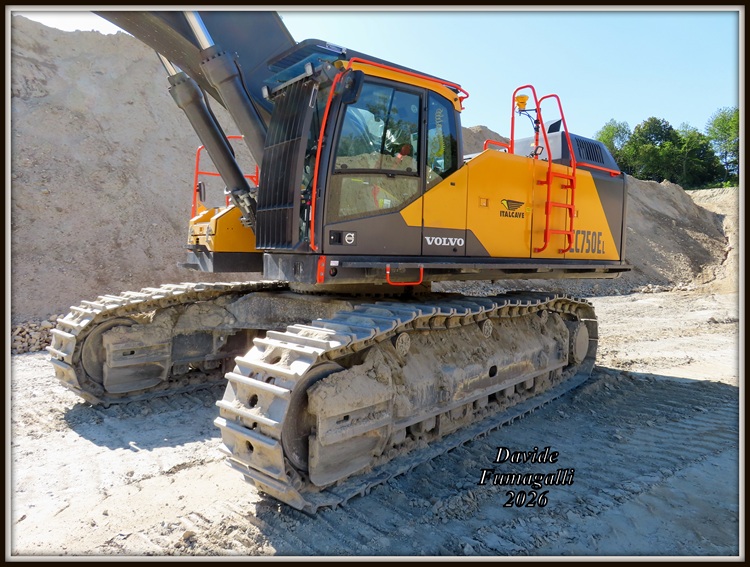 Volvo EC750E Italcave 009.jpg