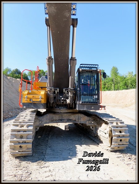 Volvo EC750E Italcave 010.jpg