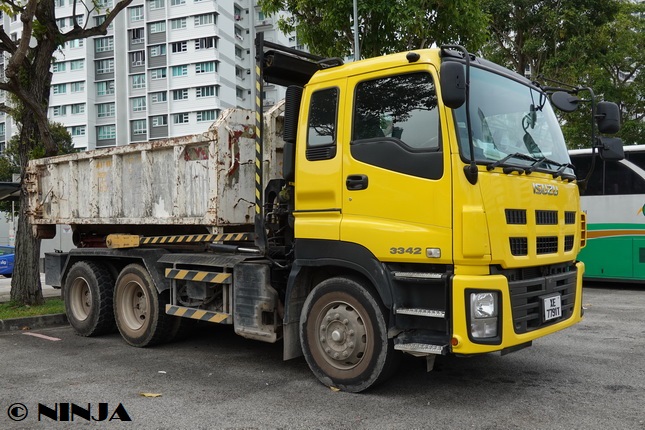 Isuzu_CYZ_6x4_HNK_Palfinger_SGP_06.jpg