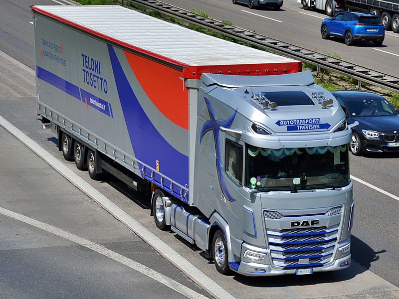TREVISAN Autotrasporti, CM-039JC, I 0146.jpg