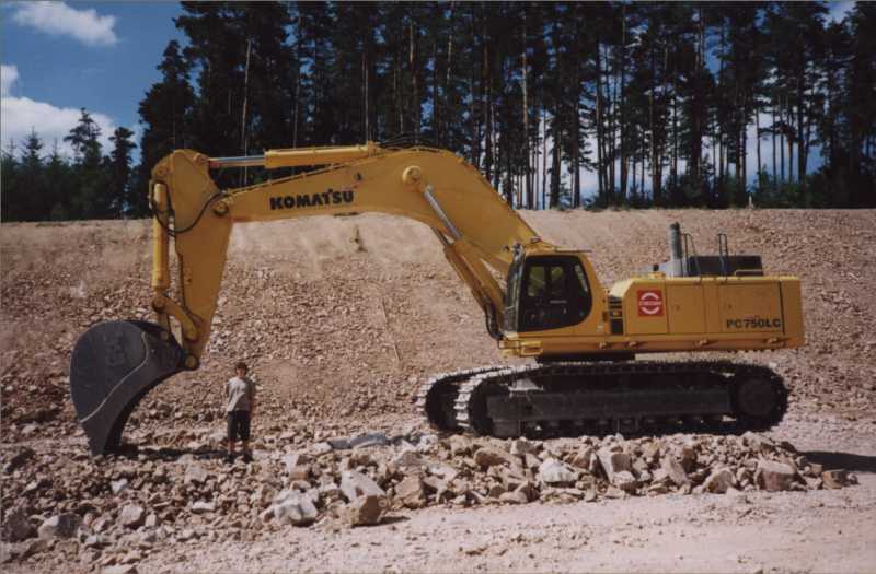PC750LC-1.jpg