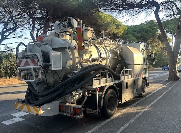 Renault Midlum Kanalspüler (2).jpeg