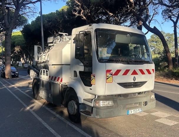 Renault Midlum Kanalspüler (4).jpeg
