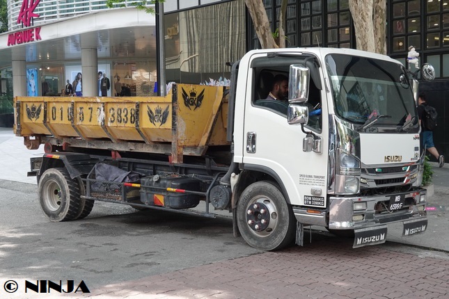Isuzu_NPR_4x2_HNK_MY_02.jpg