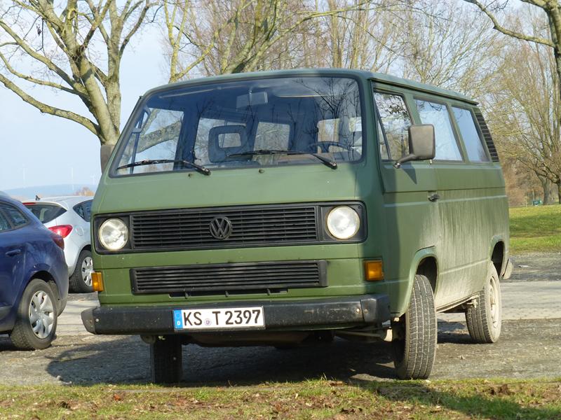 VW T3 Bus Olivgr&uuml;n 1 (Copy).jpg