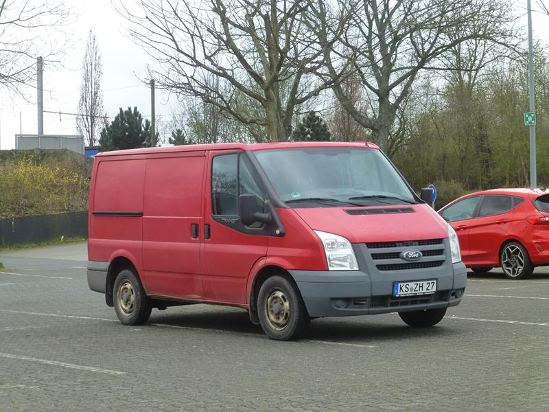 Ford Transit MK6 Kasten Rot 1 (Copy).jpg