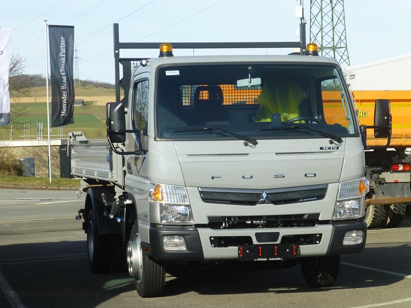 Mitsubishi Fuso Canter 7C15 Kipper Grau 1 (Copy).jpg