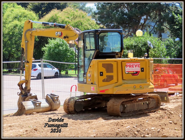 Caterpillar 306 Preve 002.jpg