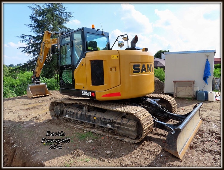 Sany SY155U 005.jpg
