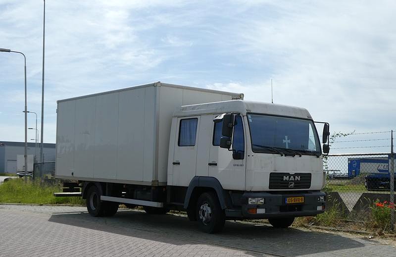 MAN LE 12.180 NL Koffer Weiss 2 (Copy).jpg