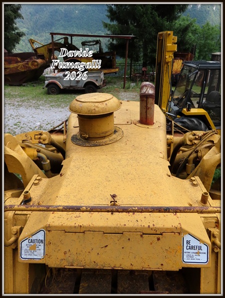 Caterpillar 983 004.jpg