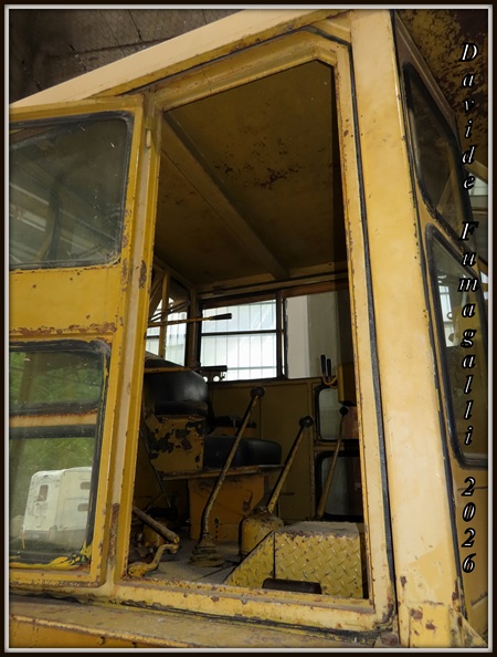 Caterpillar D9 (6).jpg