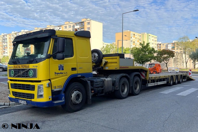 Volvo_FM12_460_6x4_NT_01.jpeg