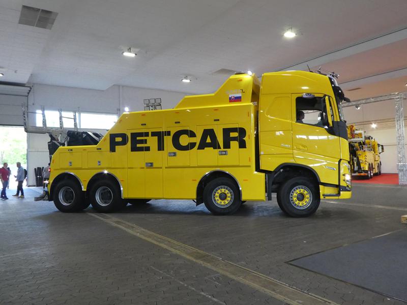 Volvo FH 540 E6 Petcar 4 (Copy).jpg
