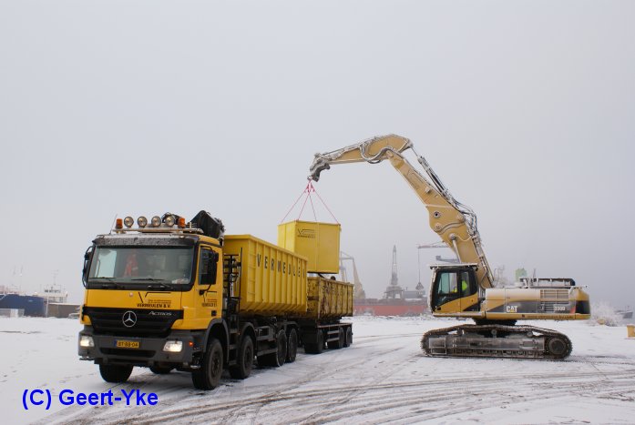 cat 330d es uhd vermeulen.jpg