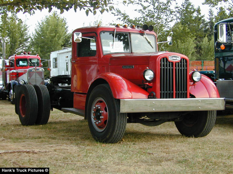 1947 Autocar C50T red.jpg