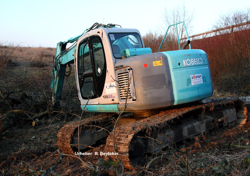Kobelco_135SR LC_1.jpg