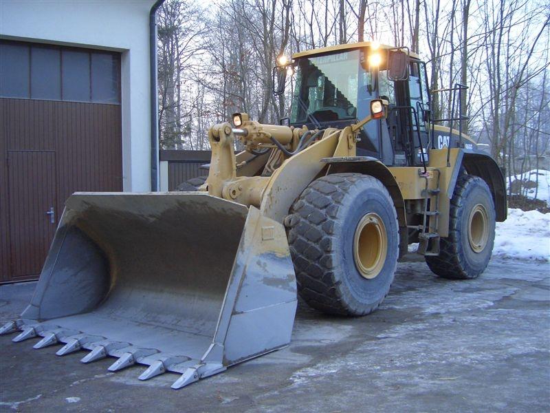 CAT 966G.1.jpg