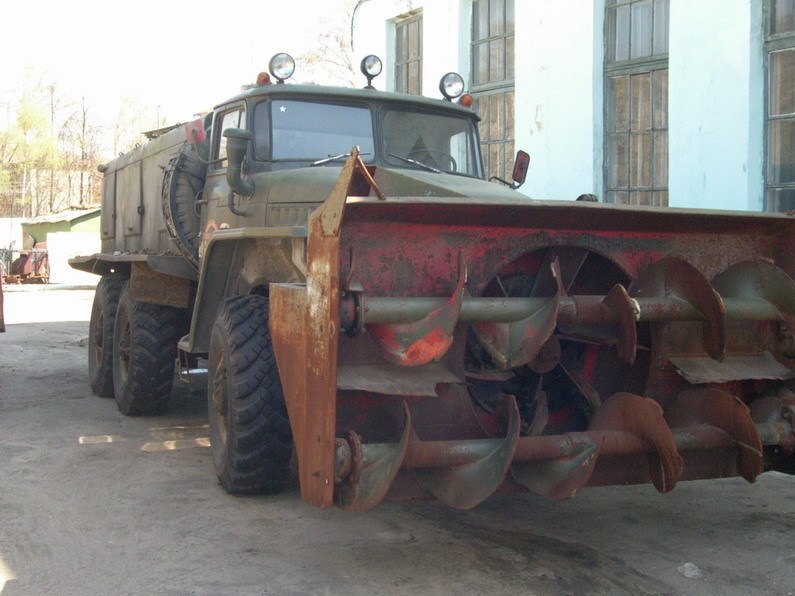 &#1052;&#1047;&#1059; &#1044;-902 &#1085;&#1072; &#1096;&#1072;&#1089;&#1089;&#1080; &#1059;&#1088;&#1072;&#1083;.jpg