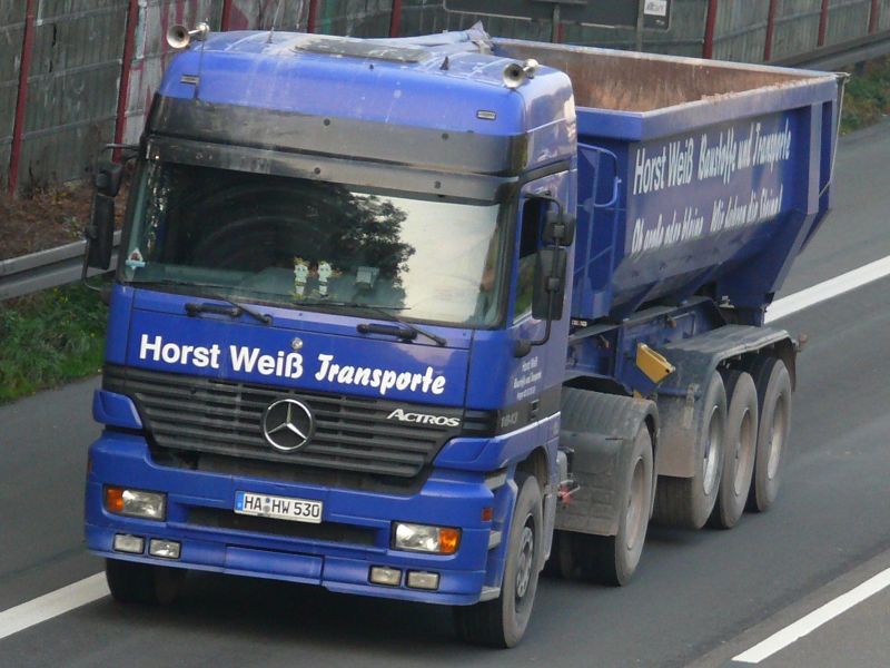 Mercedes Actros MP1 Sattelzug Mulde blau 2+3 001.jpg