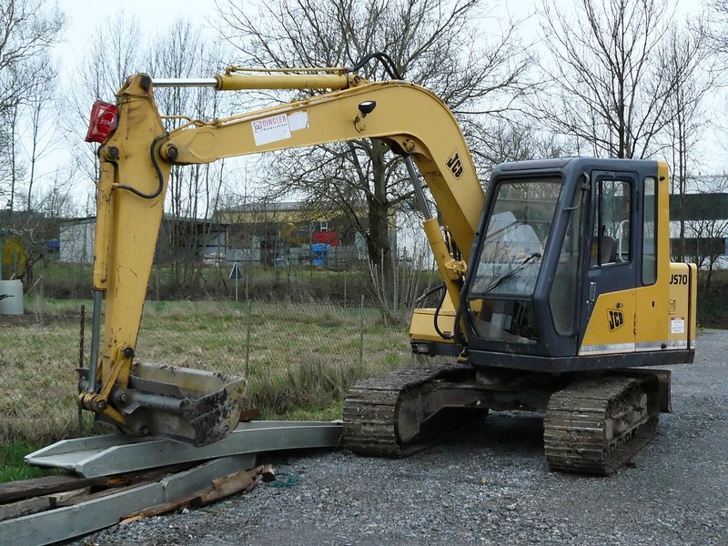 jcb_js70_01.jpg