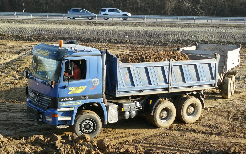 schneider_actros_01.jpg