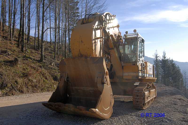 Liebherr 974BHD_02.jpg