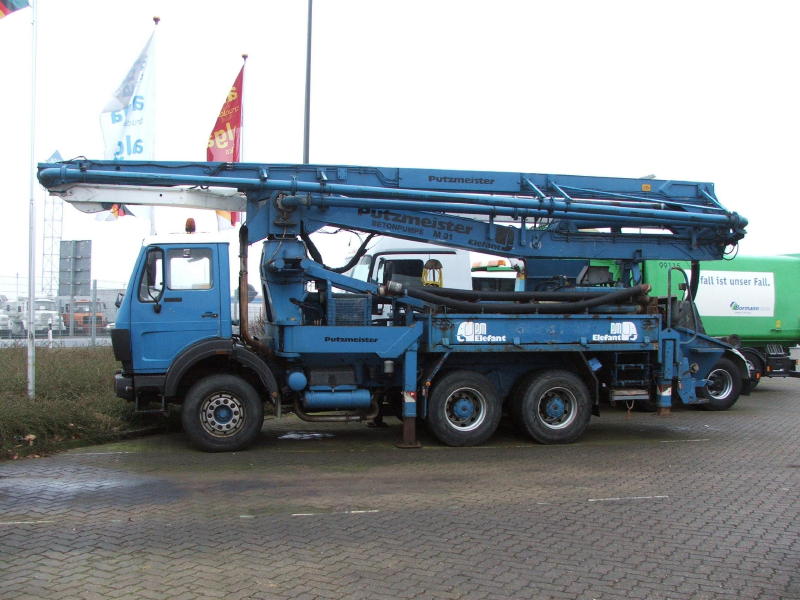 e NG Putzmeister Betonpumpe blau DSC00295 (2) (2).jpg