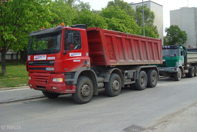 DAF CF 85.480 8x4 S1 01.jpg