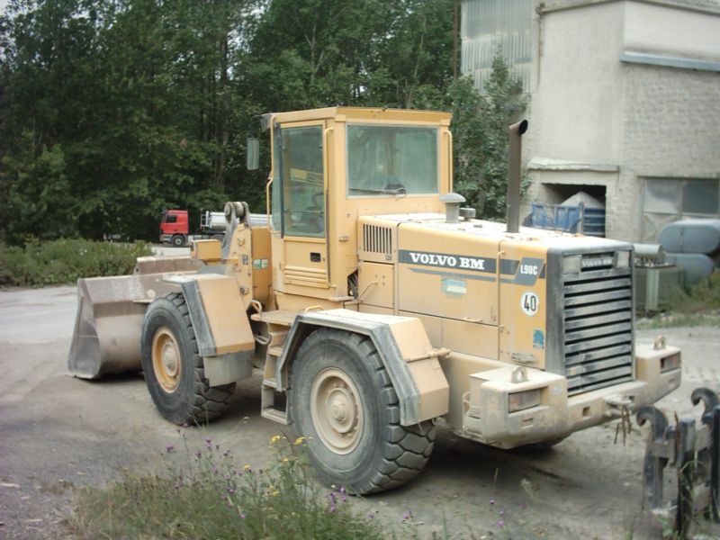 Volvo L90C.jpg