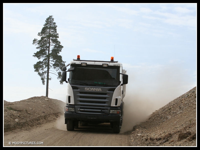 AAA 001 Scania Democentre Sweden G420 04.jpg
