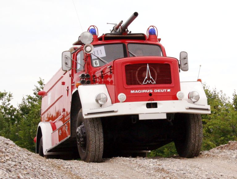TLF auf der Kuppe.jpg