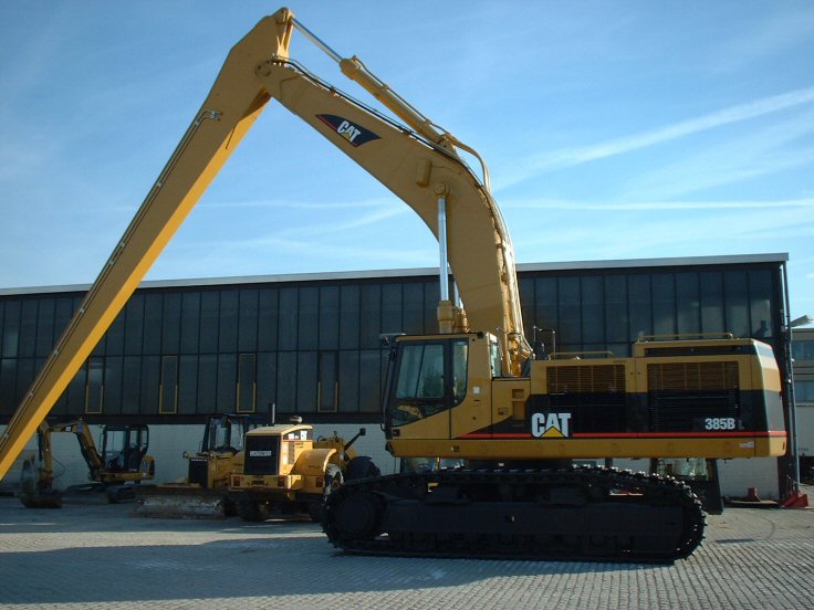 CAT385 BLN mit Longfront 2.jpg