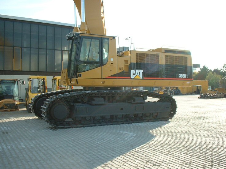 CAT385 BLN mit Longfront 3.jpg