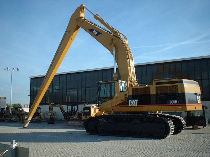 CAT385 BLN mit Longfront.jpg