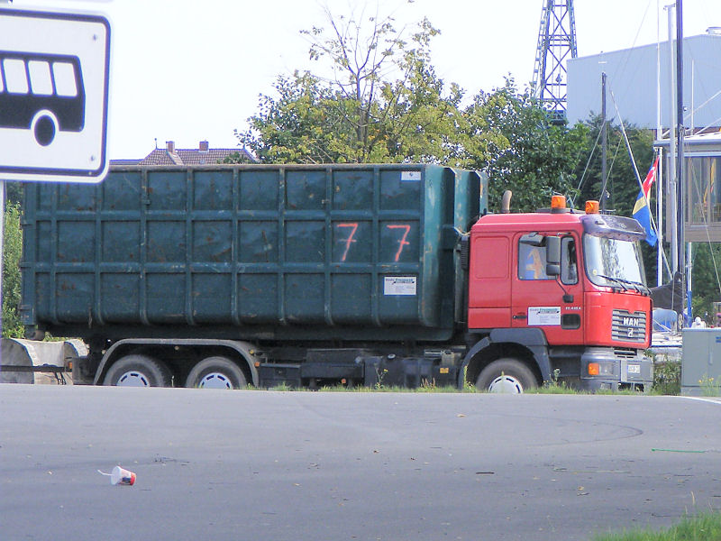 F2000.jpg