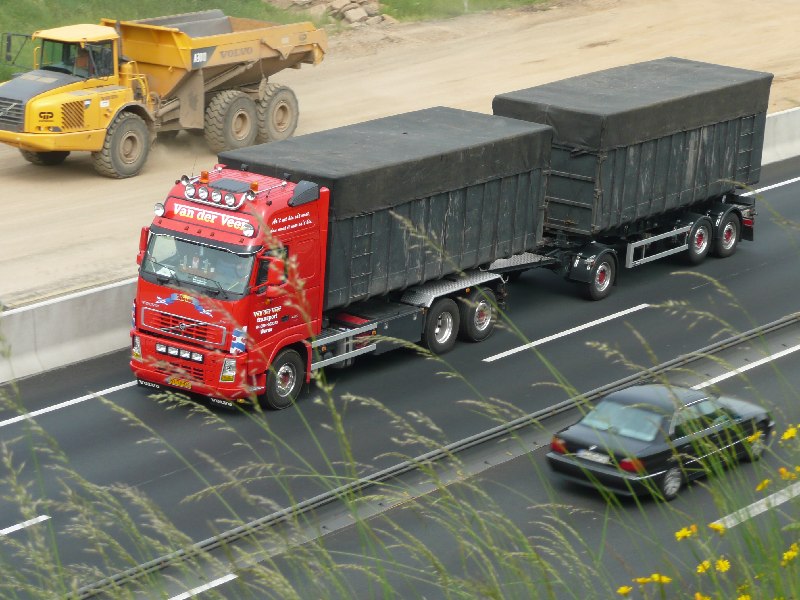 Van der Veer Volvo Abroller.jpg